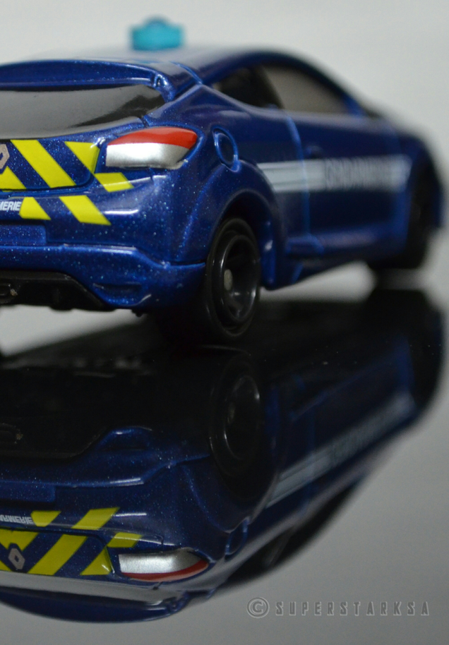 Illustration for article titled French Friday with the Gendarmerie Megane RS